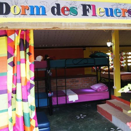 Dorm Des Fleurs Hostel Khao Lak Zewnętrze zdjęcie